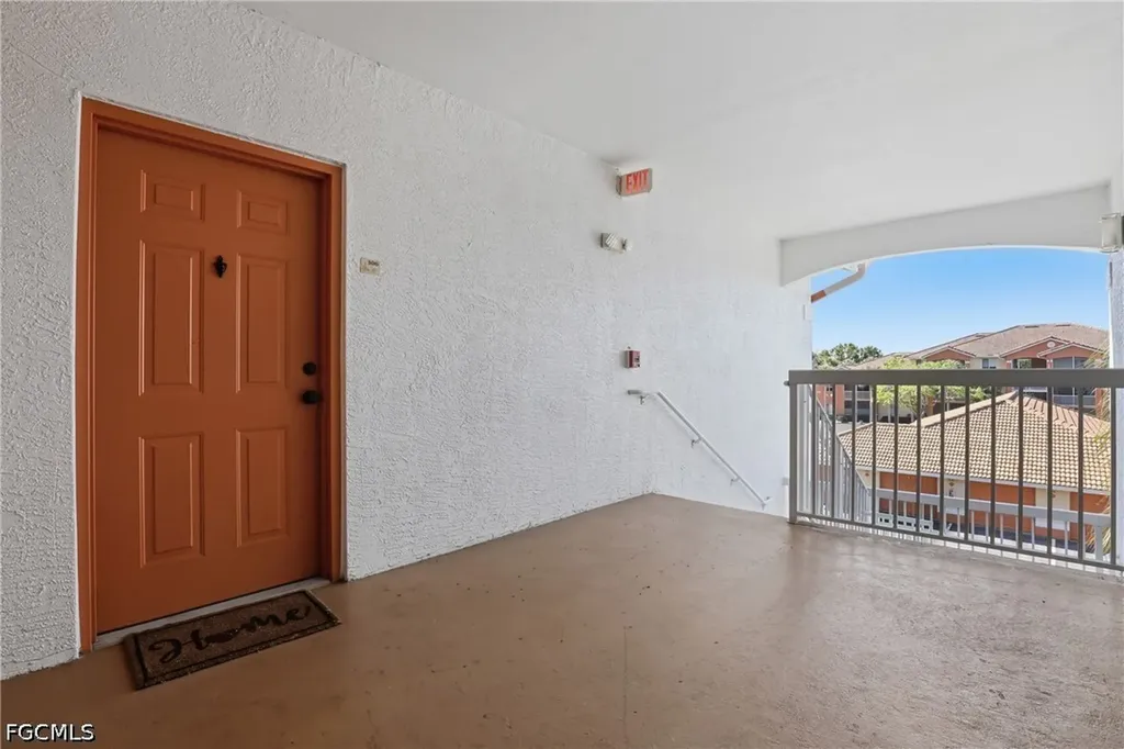 6321 Aragon Way Fort Myers FL 33966