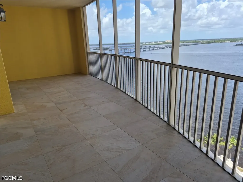 2743 1st Street Fort Myers FL 33916