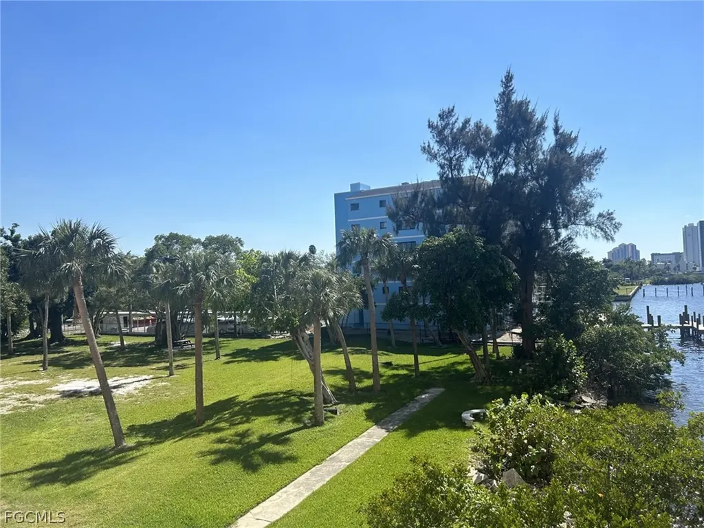 2743 1st Street Fort Myers FL 33916