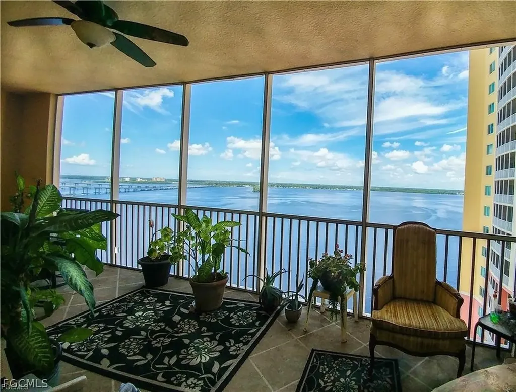2743 1st Street Fort Myers FL 33916