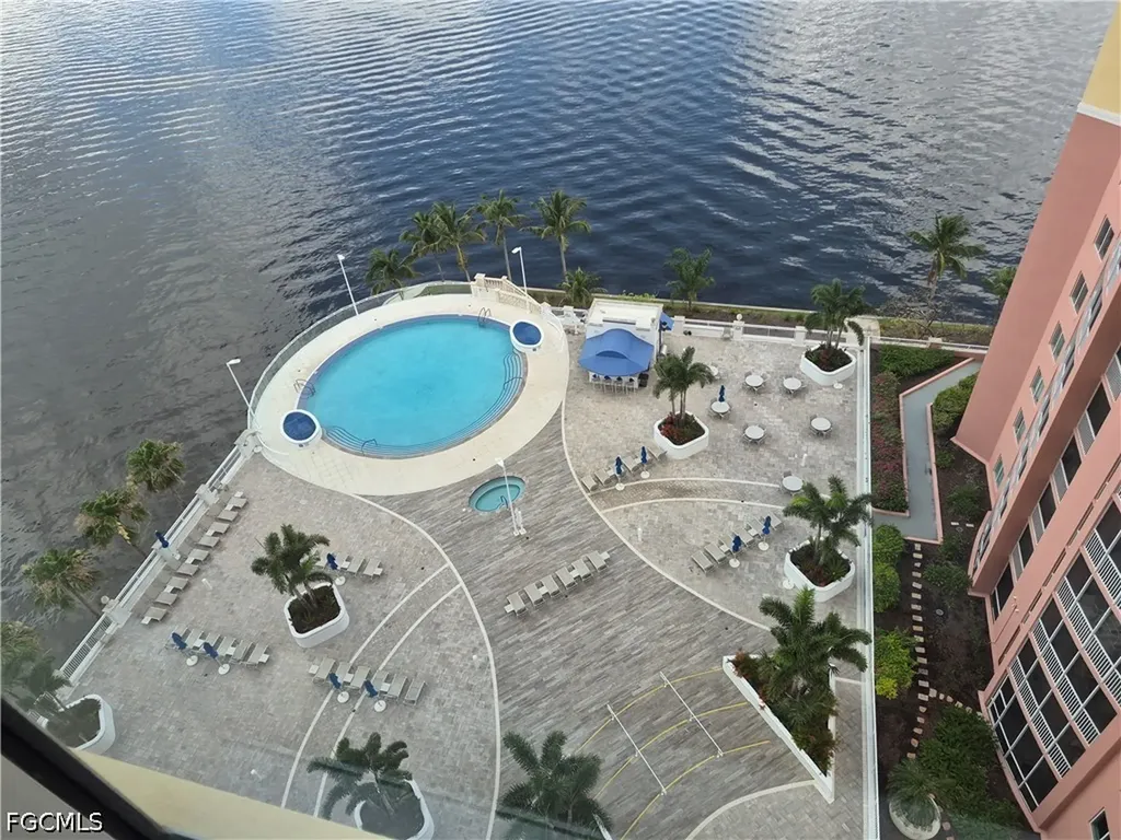 2743 1st Street Fort Myers FL 33916