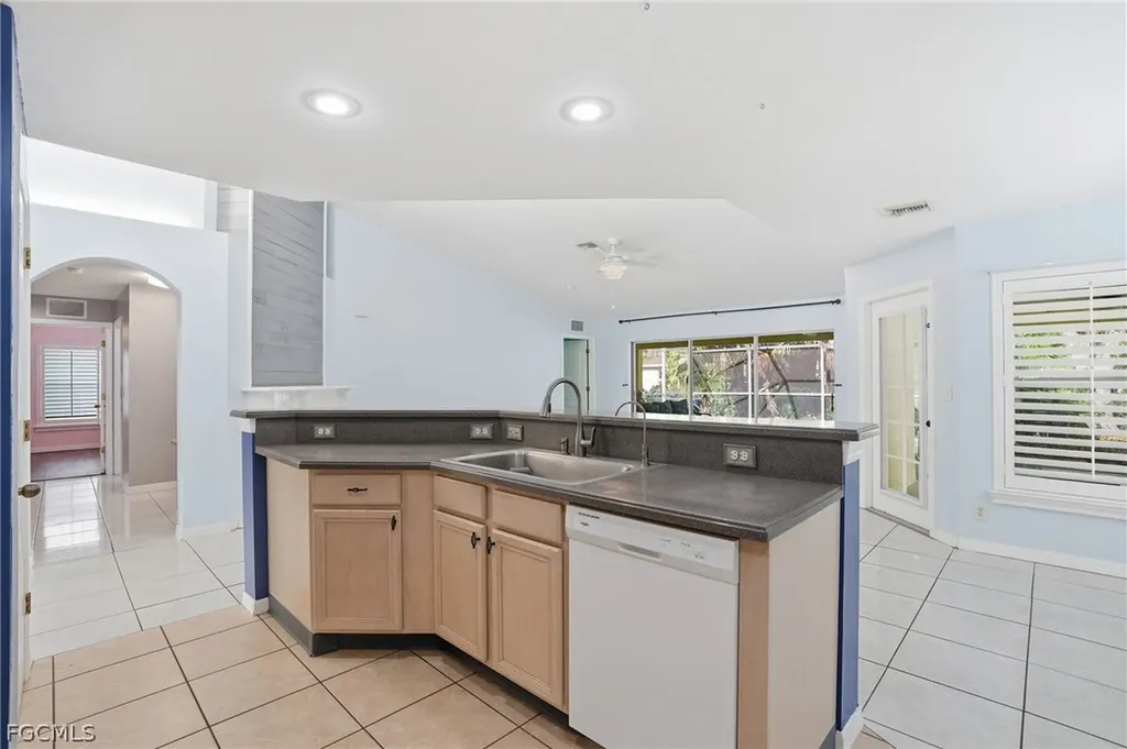 3622 NE 18th Place Cape Coral FL 33909