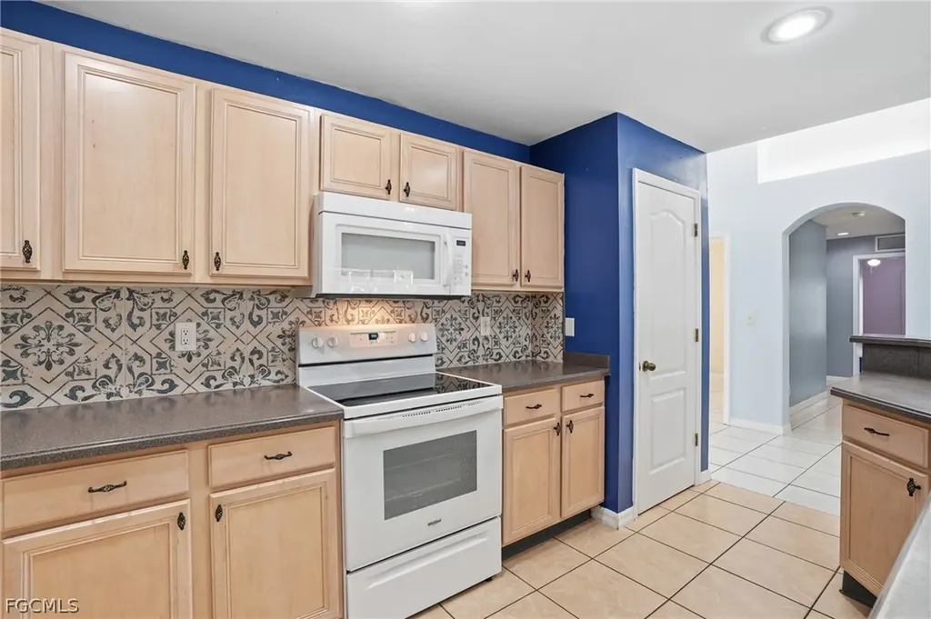 3622 NE 18th Place Cape Coral FL 33909
