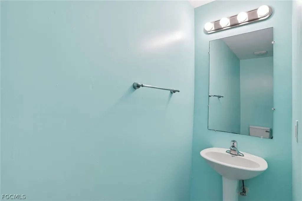 3622 NE 18th Place Cape Coral FL 33909