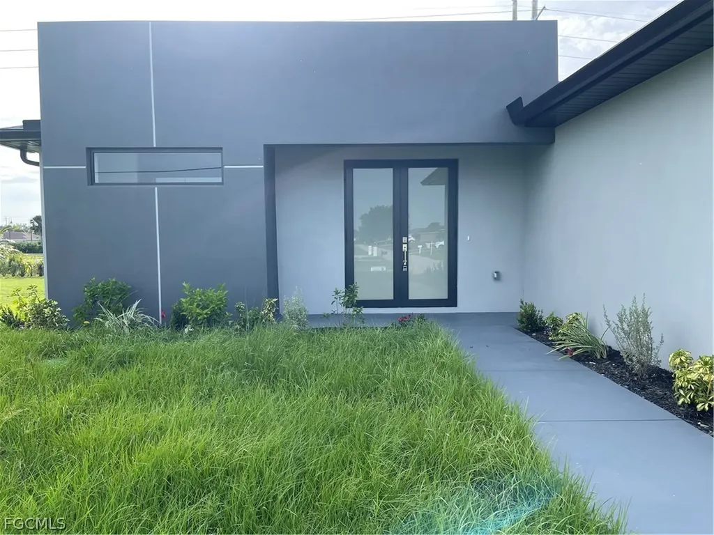 610 Floyd Avenue S Lehigh Acres FL 33976