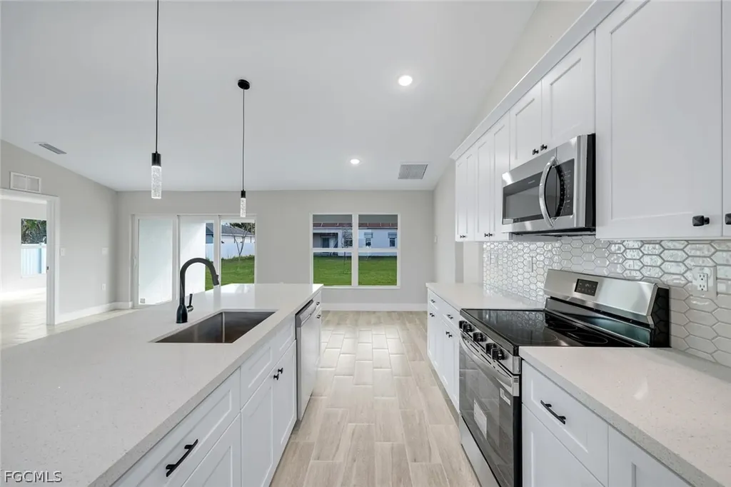 1105 NW 21st Avenue Cape Coral FL 33993