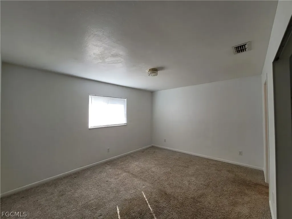 931 SE 23rd Place Cape Coral FL 33990