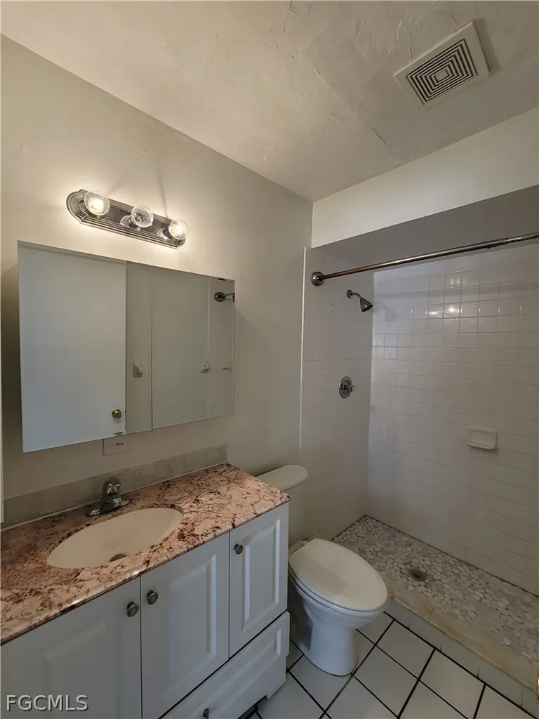 931 SE 23rd Place Cape Coral FL 33990