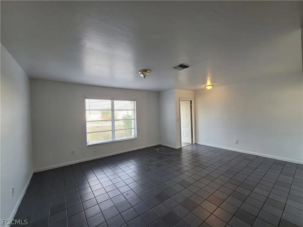 931 SE 23rd Place Cape Coral FL 33990