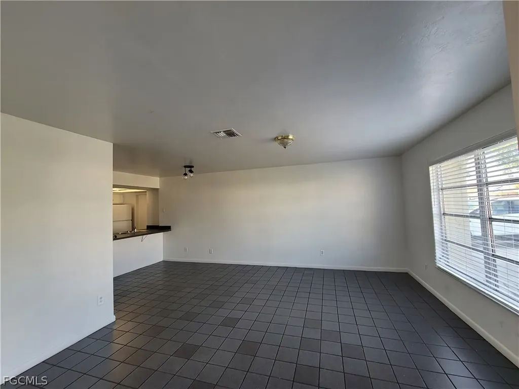 931 SE 23rd Place Cape Coral FL 33990
