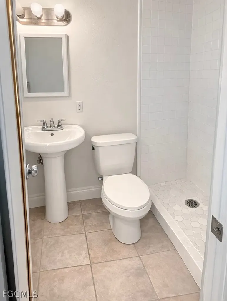 328 Tarpon Drive Cape Coral FL 33904
