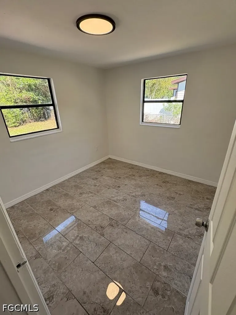 5448 9th Avenue Fort Myers FL 33907