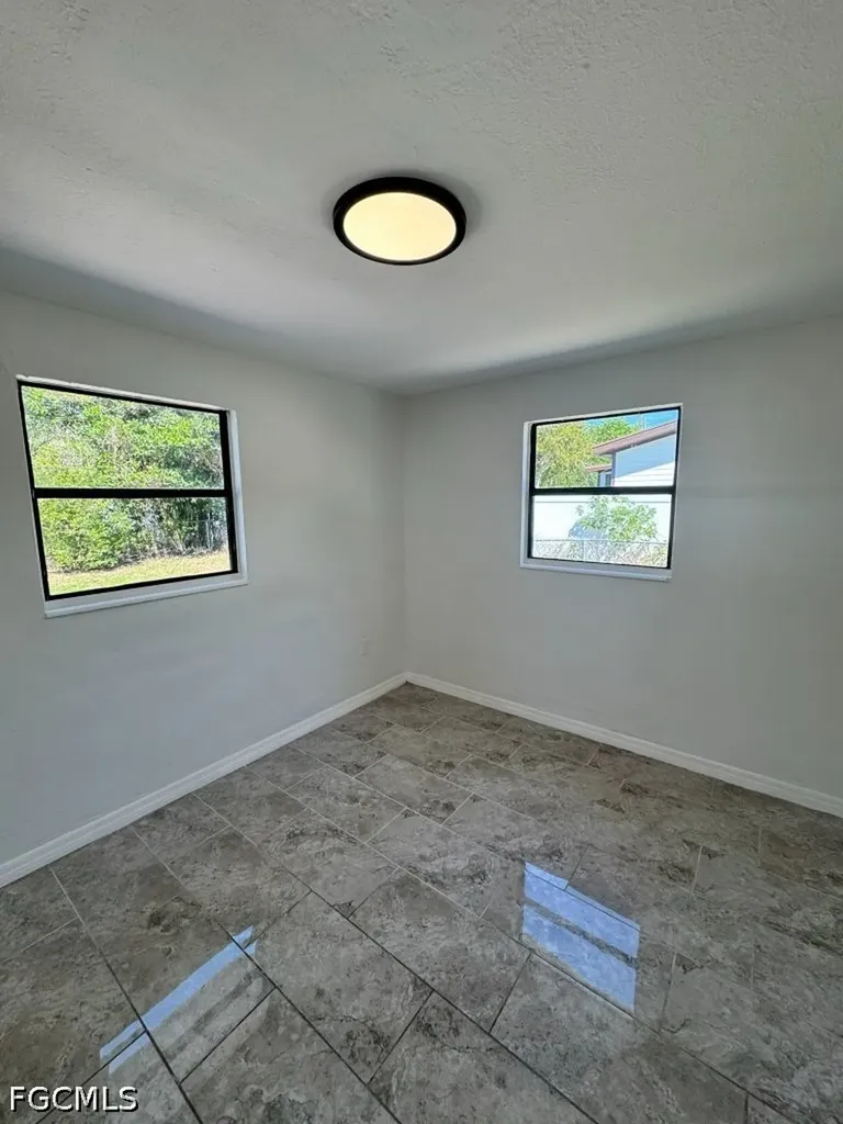 5448 9th Avenue Fort Myers FL 33907
