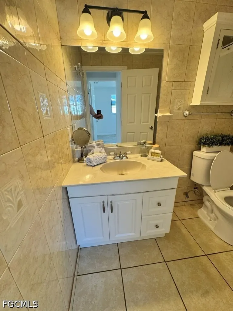 5448 9th Avenue Fort Myers FL 33907