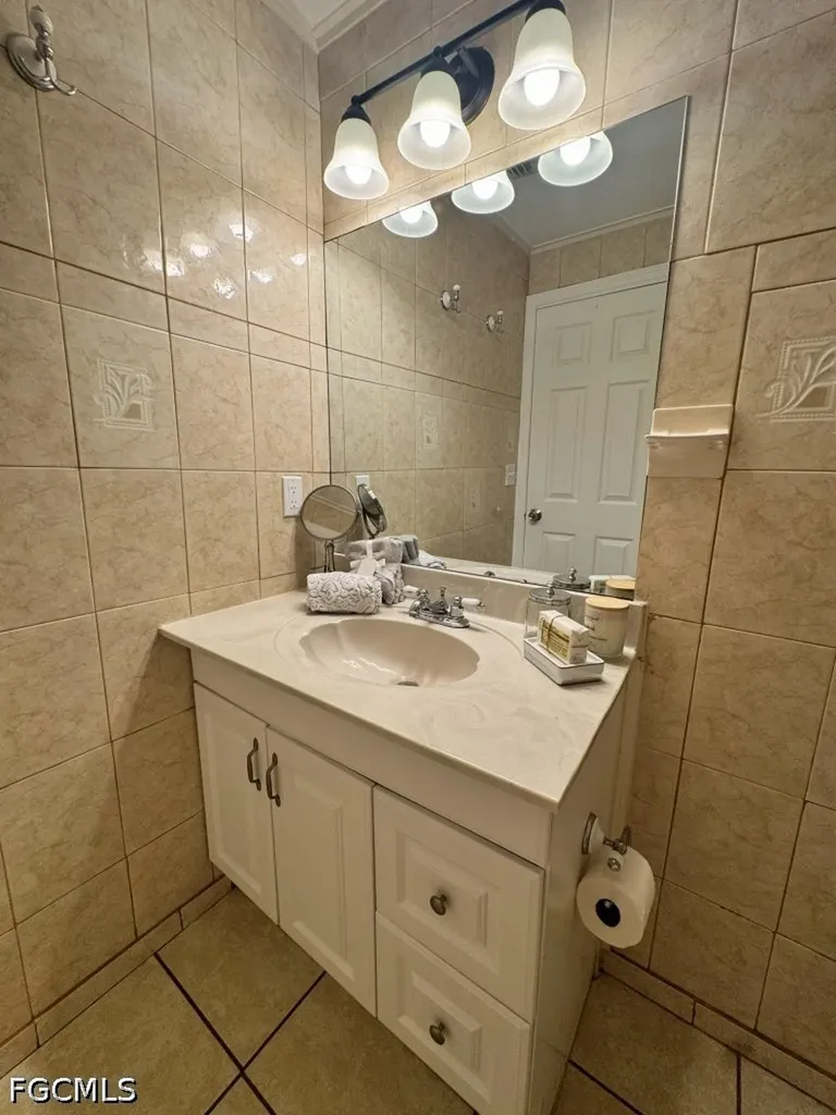 5448 9th Avenue Fort Myers FL 33907