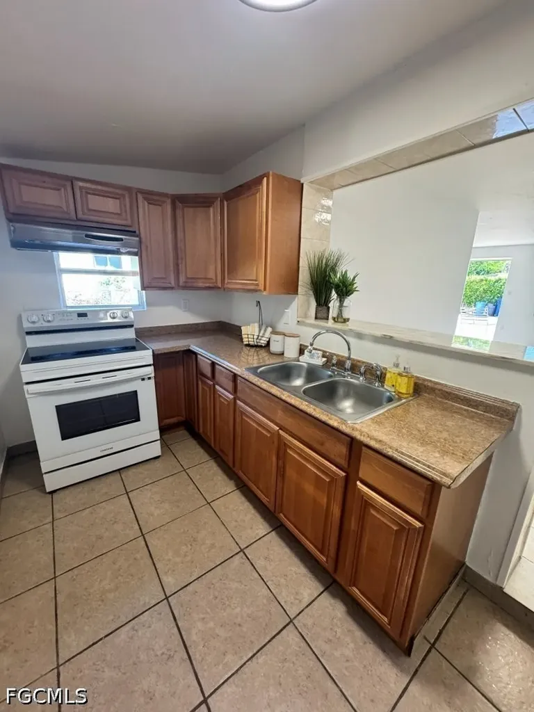 5448 9th Avenue Fort Myers FL 33907