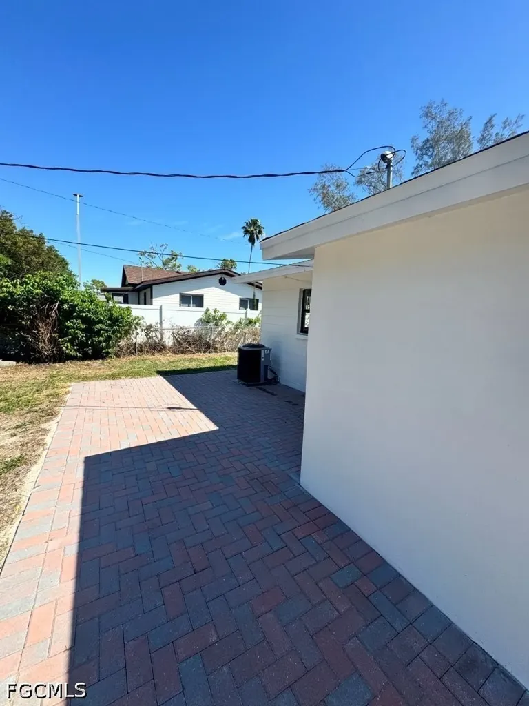 5448 9th Avenue Fort Myers FL 33907