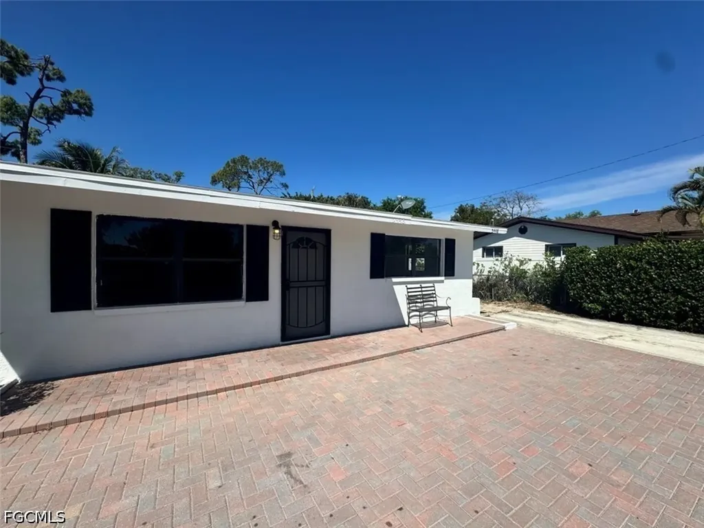 5448 9th Avenue Fort Myers FL 33907