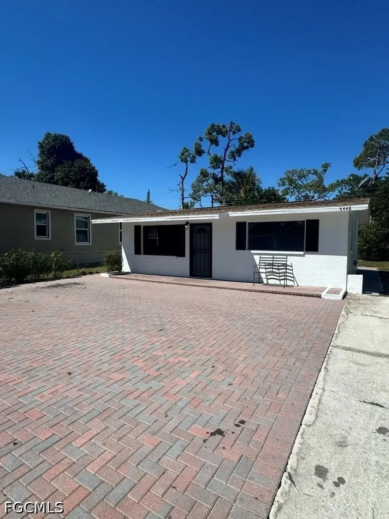 5448 9th Avenue Fort Myers FL 33907