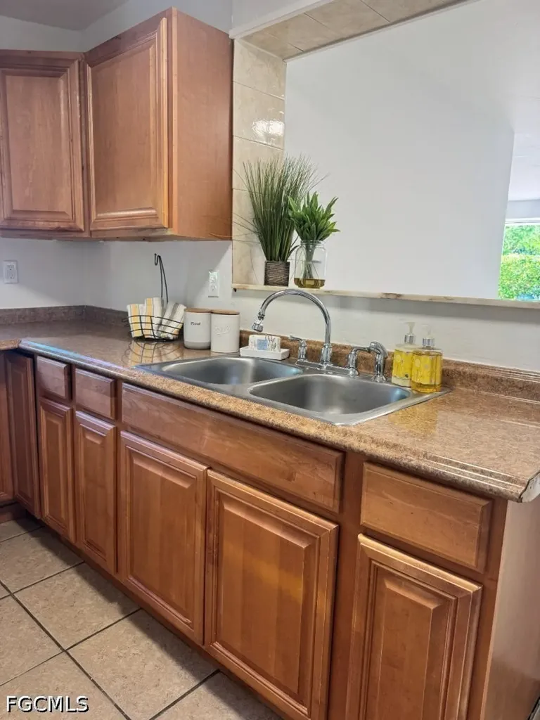 5448 9th Avenue Fort Myers FL 33907