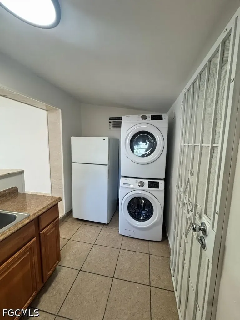5448 9th Avenue Fort Myers FL 33907