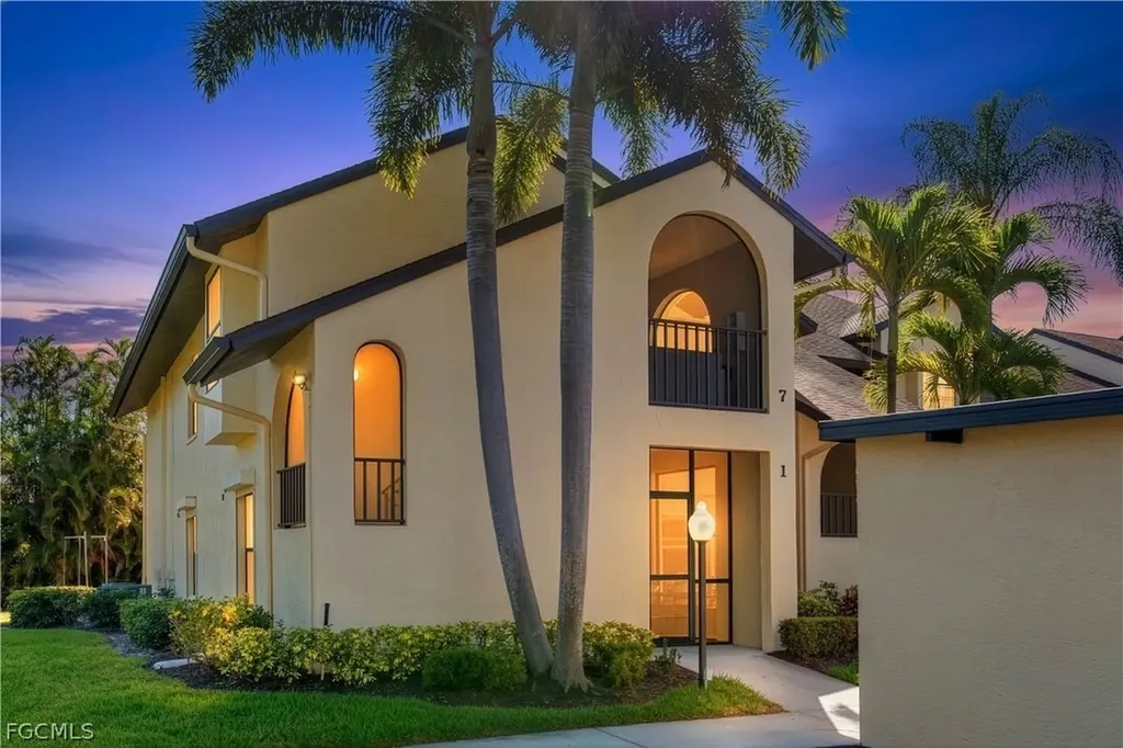 8336 Charter Club Circle Fort Myers FL 33919