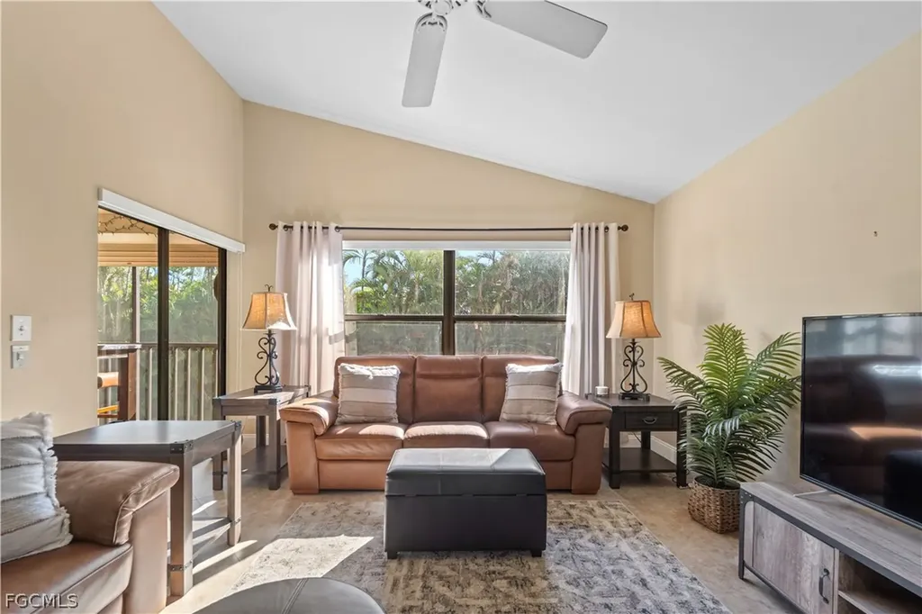 8336 Charter Club Circle Fort Myers FL 33919