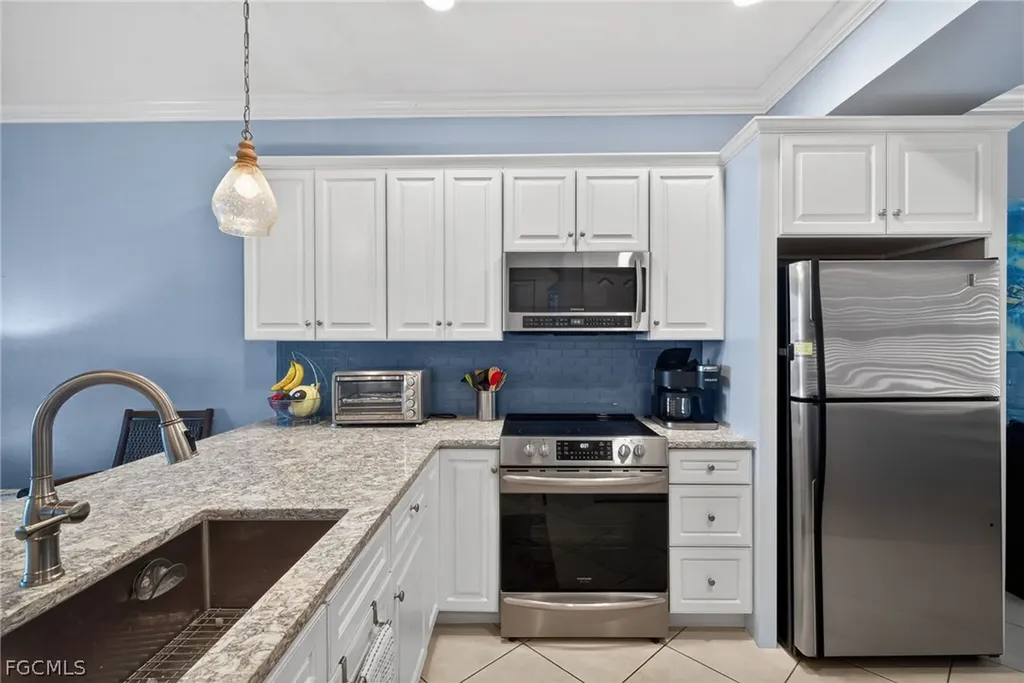 4604 SE 5th Place Cape Coral FL 33904