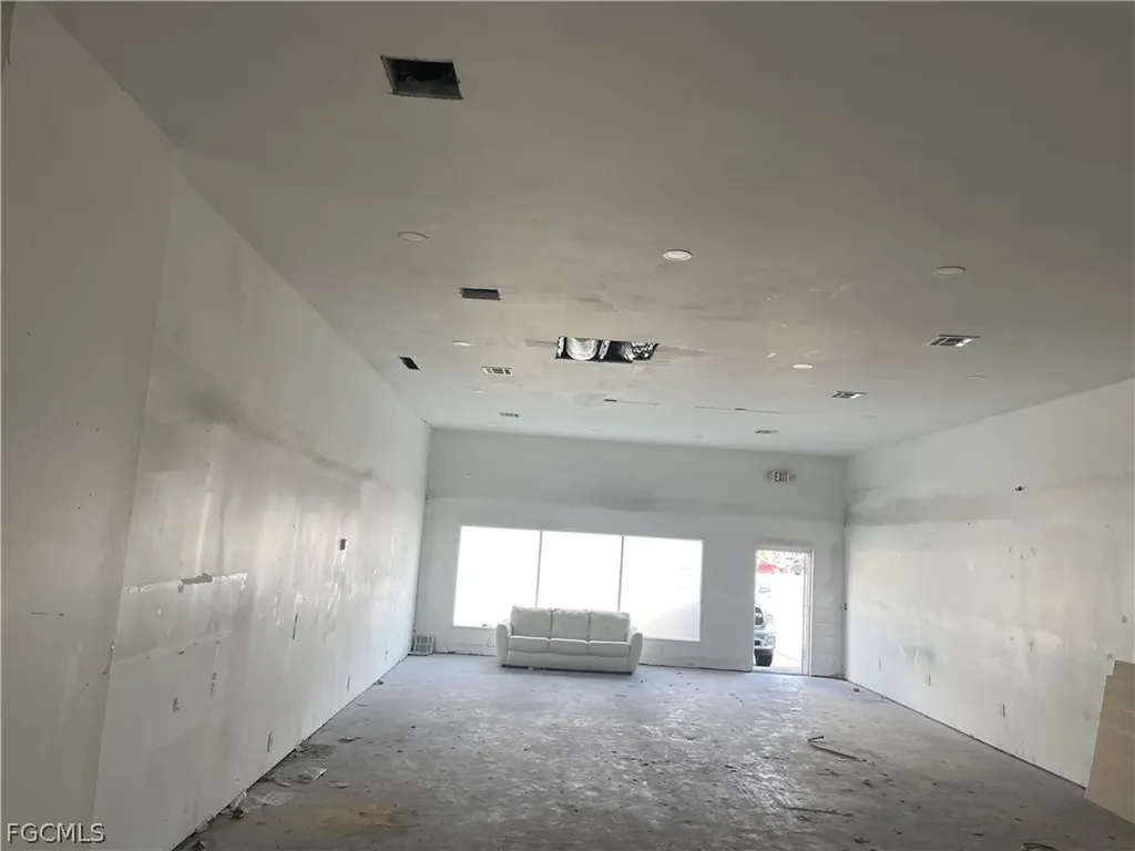 876 Cape Coral Parkway E Cape Coral FL 33904