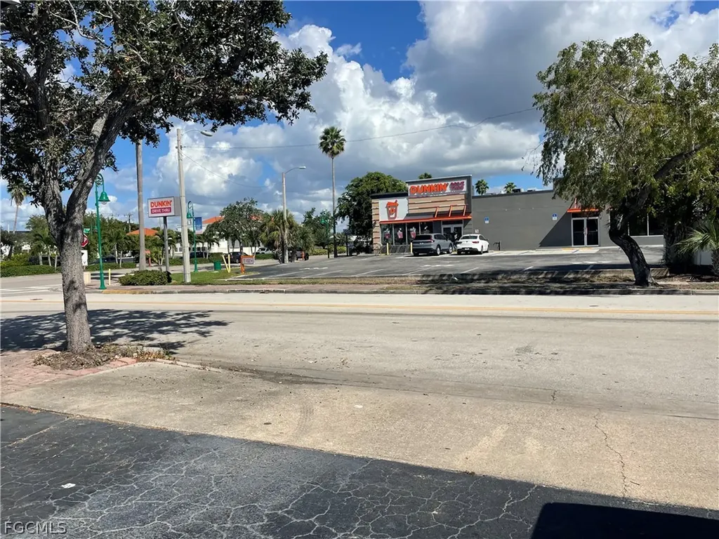 876 Cape Coral Parkway E Cape Coral FL 33904