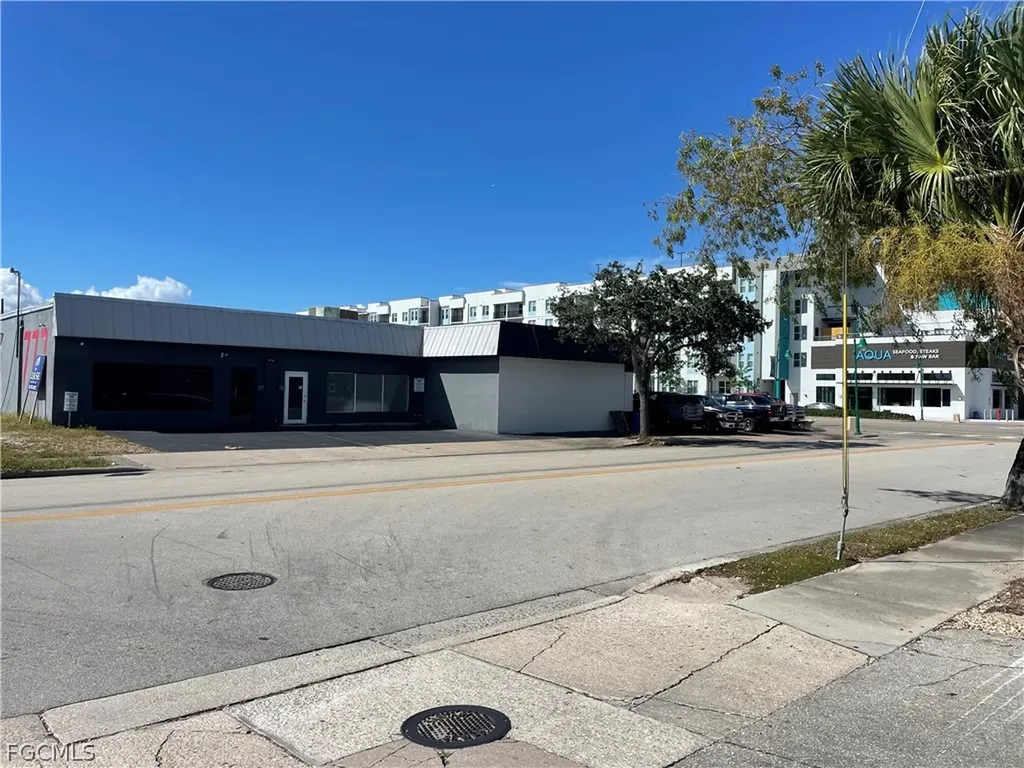 876 Cape Coral Parkway E Cape Coral FL 33904
