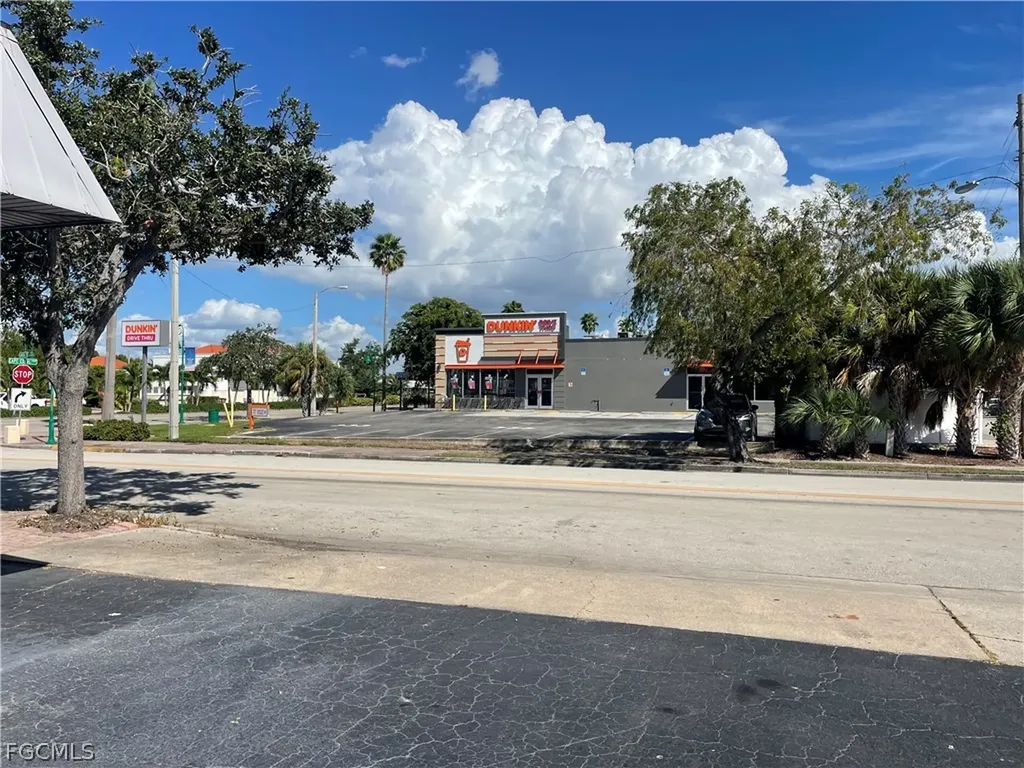 876 Cape Coral Parkway E Cape Coral FL 33904
