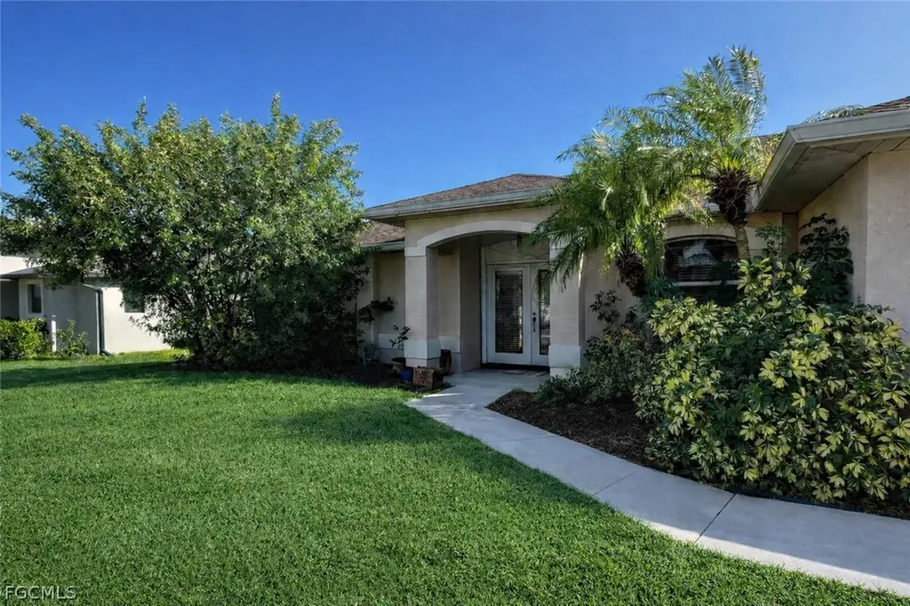 546 SE 4th Street Cape Coral FL 33990