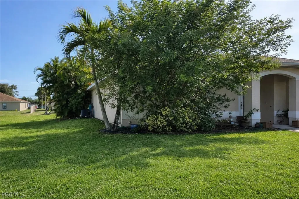 546 SE 4th Street Cape Coral FL 33990