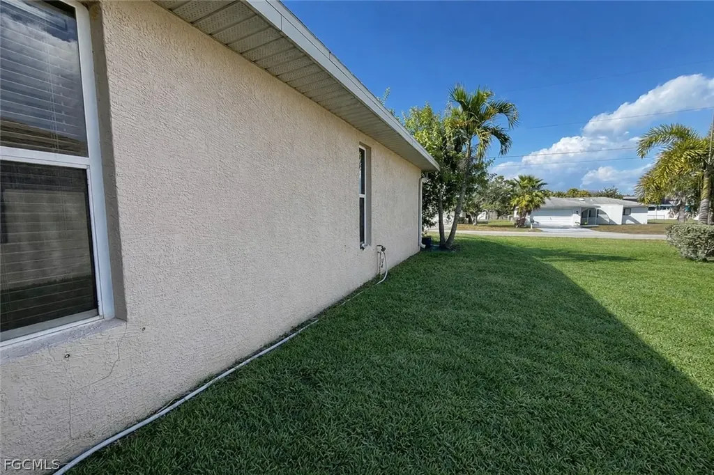 546 SE 4th Street Cape Coral FL 33990