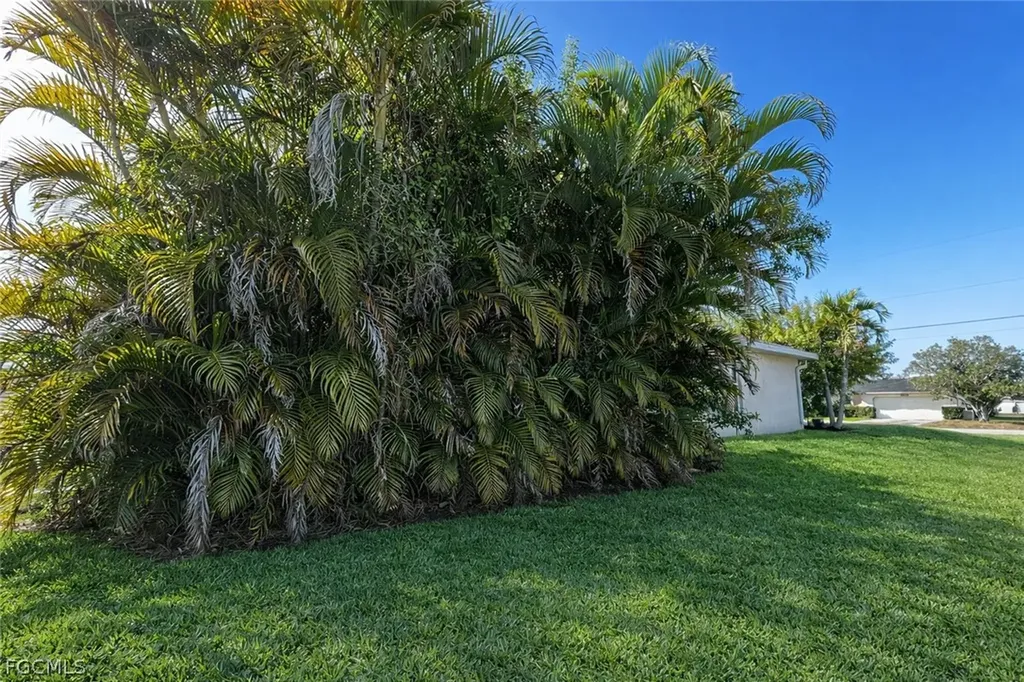 546 SE 4th Street Cape Coral FL 33990