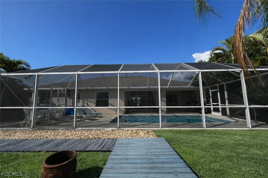 546 SE 4th Street Cape Coral FL 33990