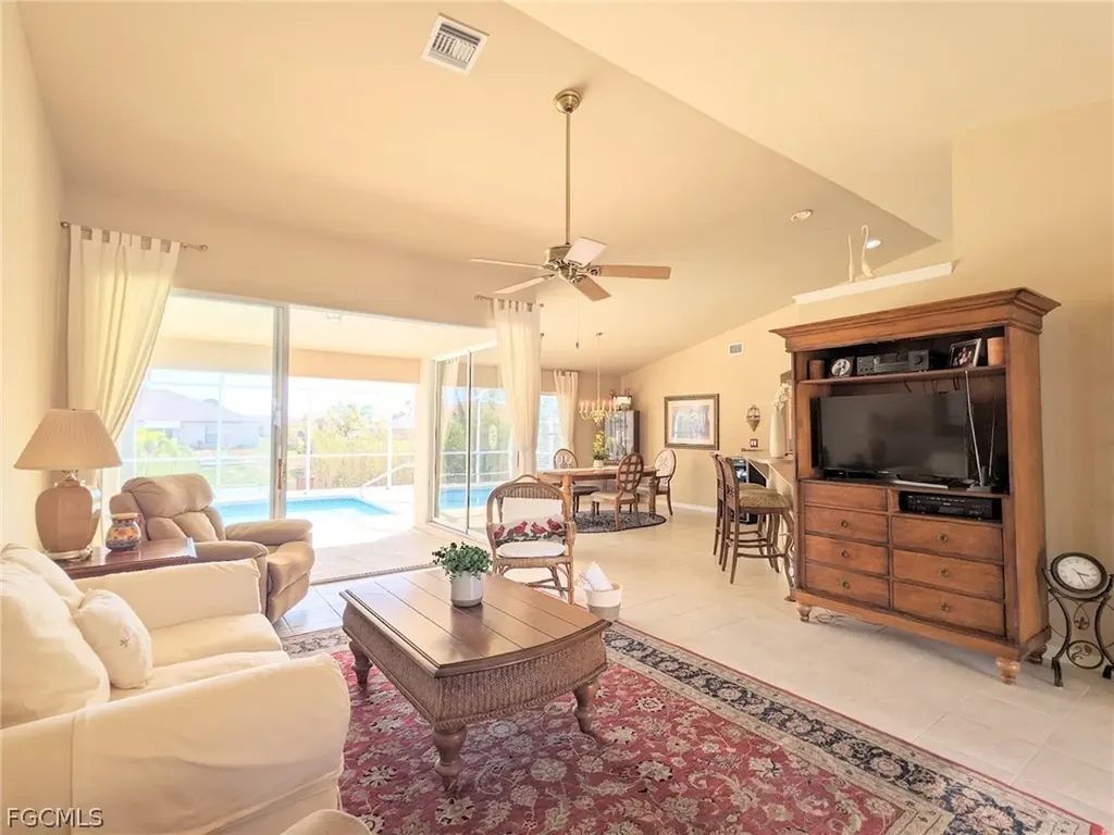 546 SE 4th Street Cape Coral FL 33990