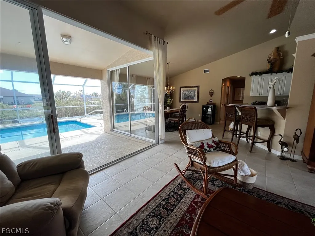 546 SE 4th Street Cape Coral FL 33990
