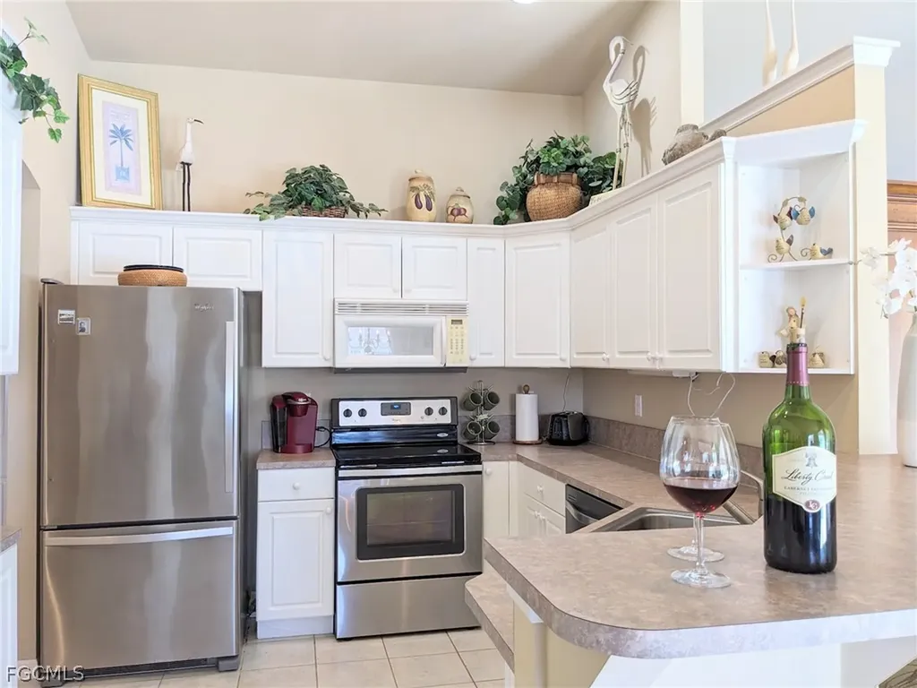 546 SE 4th Street Cape Coral FL 33990