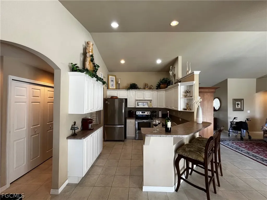 546 SE 4th Street Cape Coral FL 33990