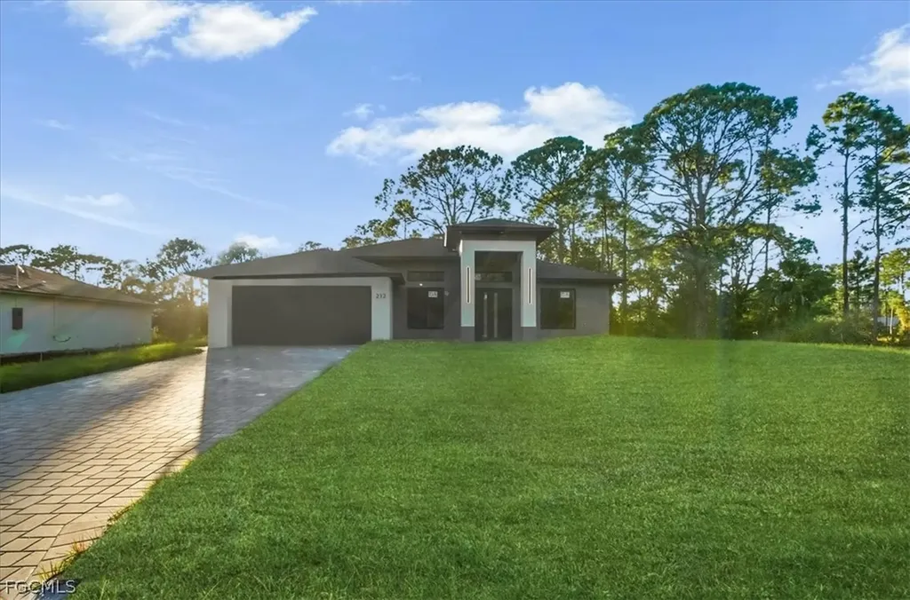911 Cleveland Avenue Lehigh Acres FL 33972