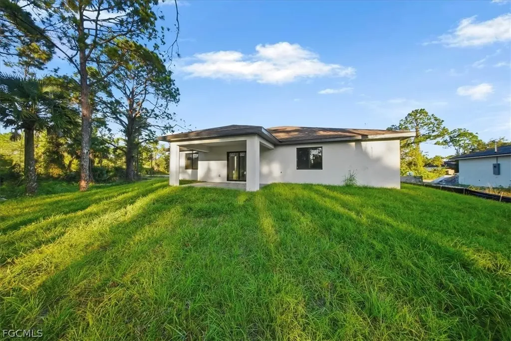 911 Cleveland Avenue Lehigh Acres FL 33972