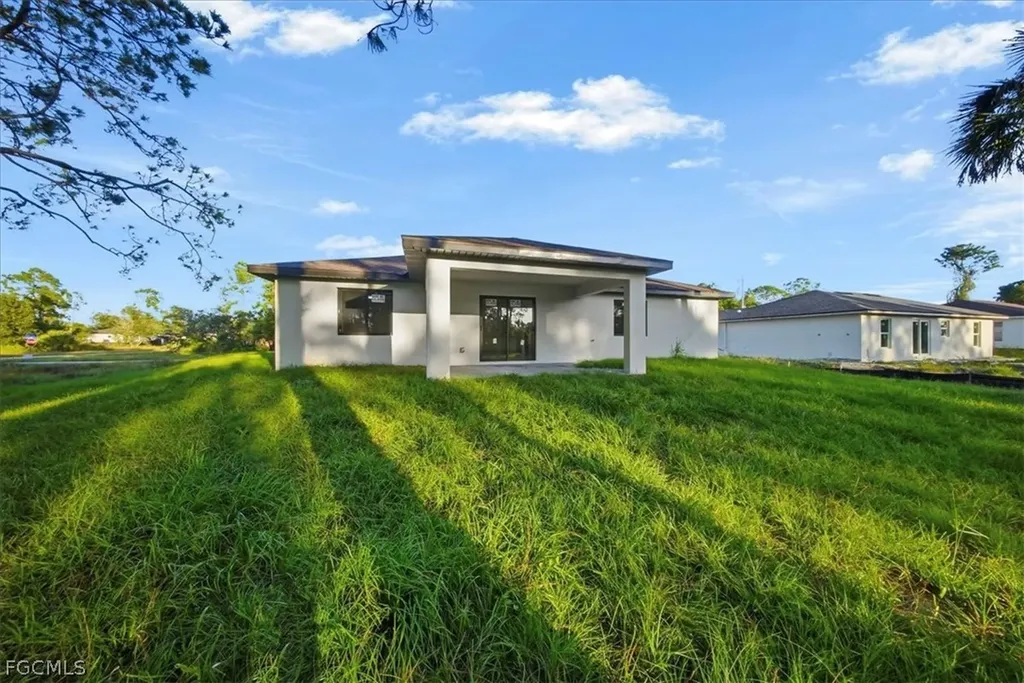 911 Cleveland Avenue Lehigh Acres FL 33972