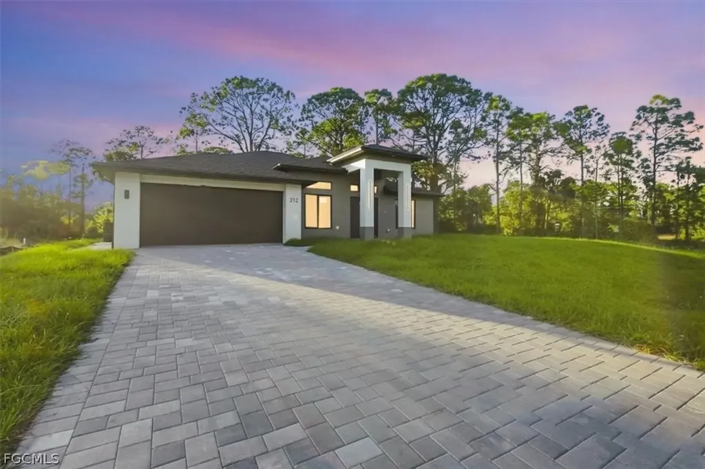 911 Cleveland Avenue Lehigh Acres FL 33972