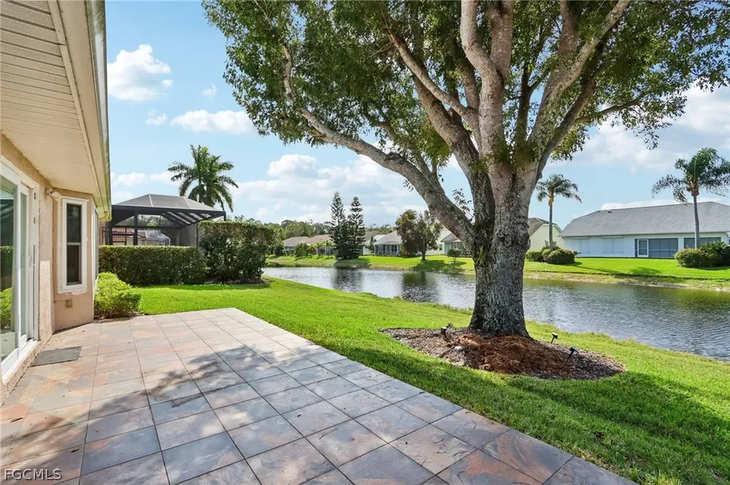 5118 Harrogate Court Naples FL 34112