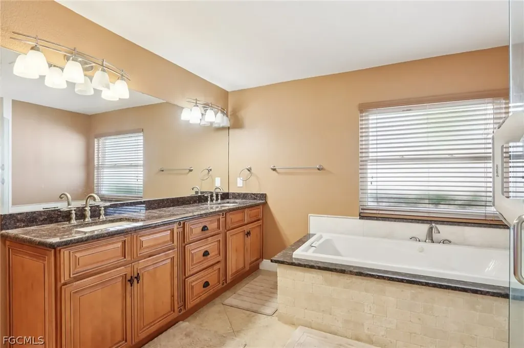 5118 Harrogate Court Naples FL 34112