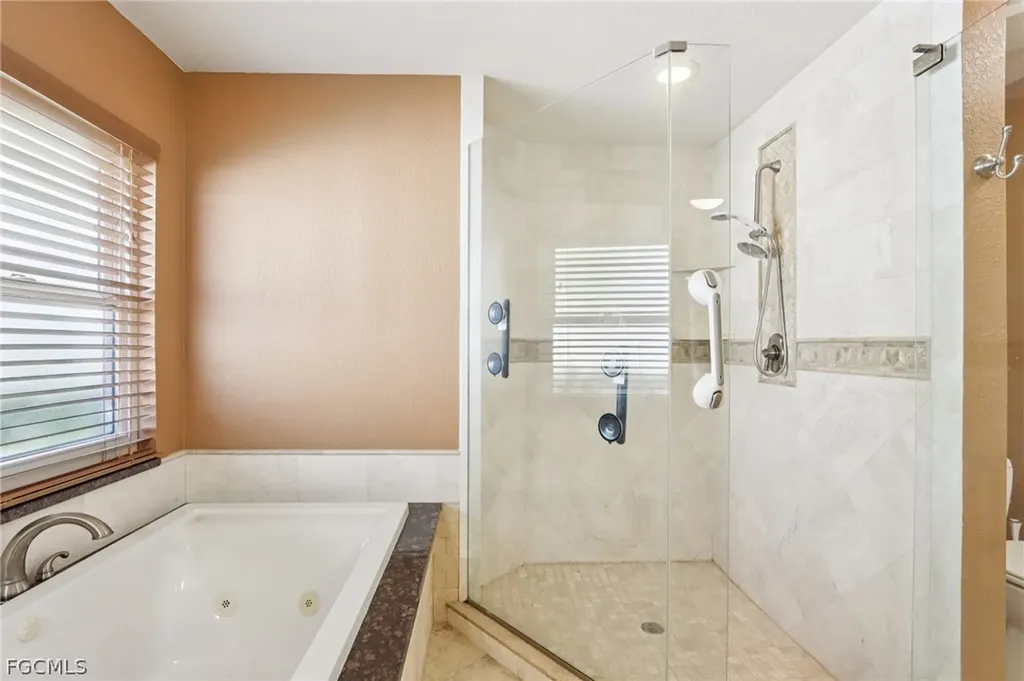 5118 Harrogate Court Naples FL 34112