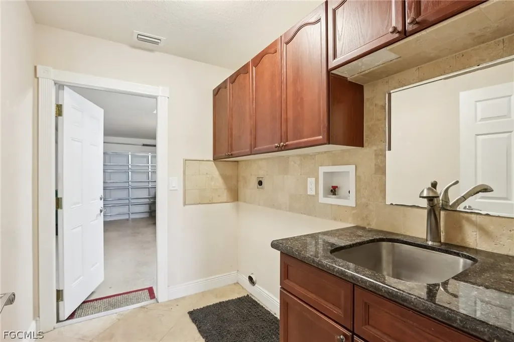 5118 Harrogate Court Naples FL 34112