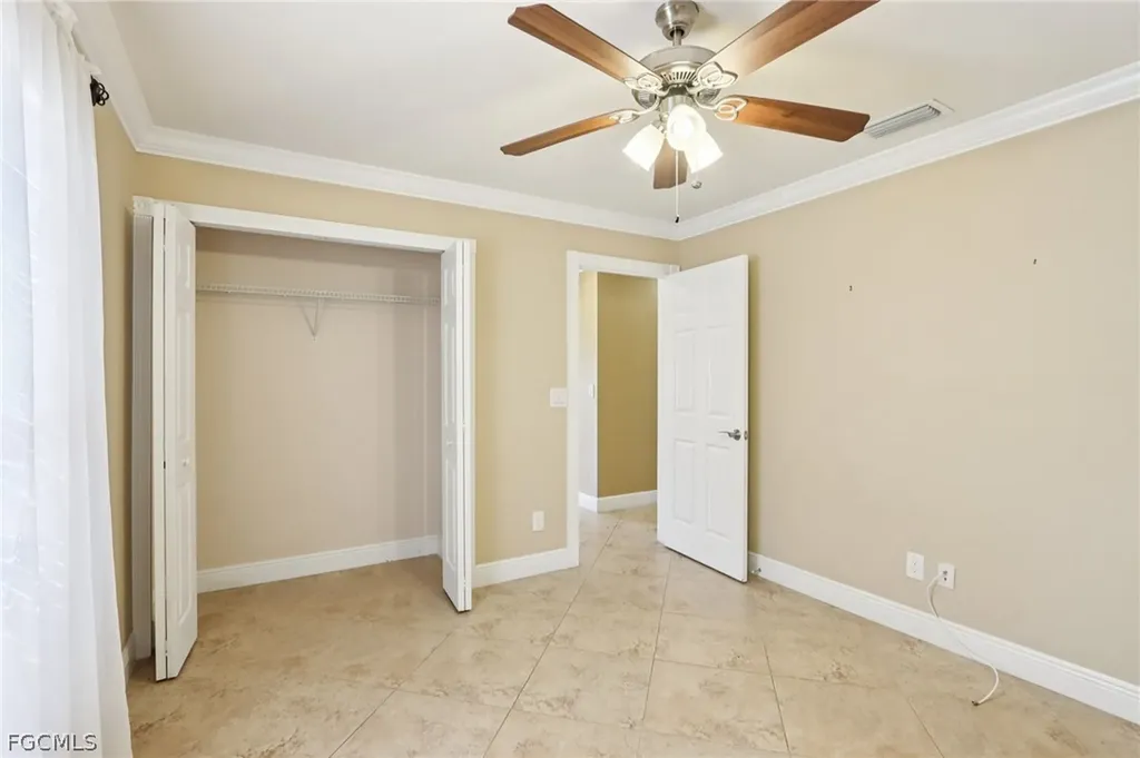 5118 Harrogate Court Naples FL 34112